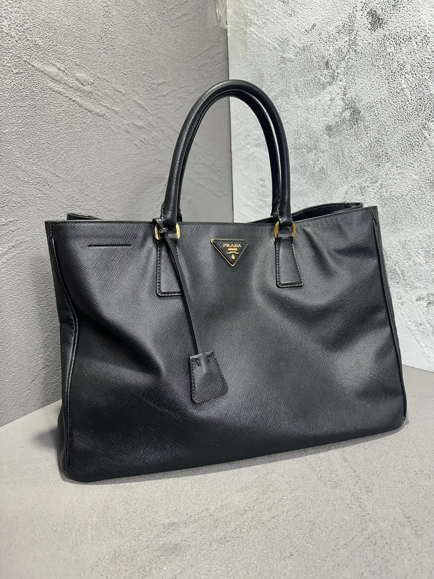 가방 - 프라다 - 염색 -사피아노 럭스 토트 수선 후